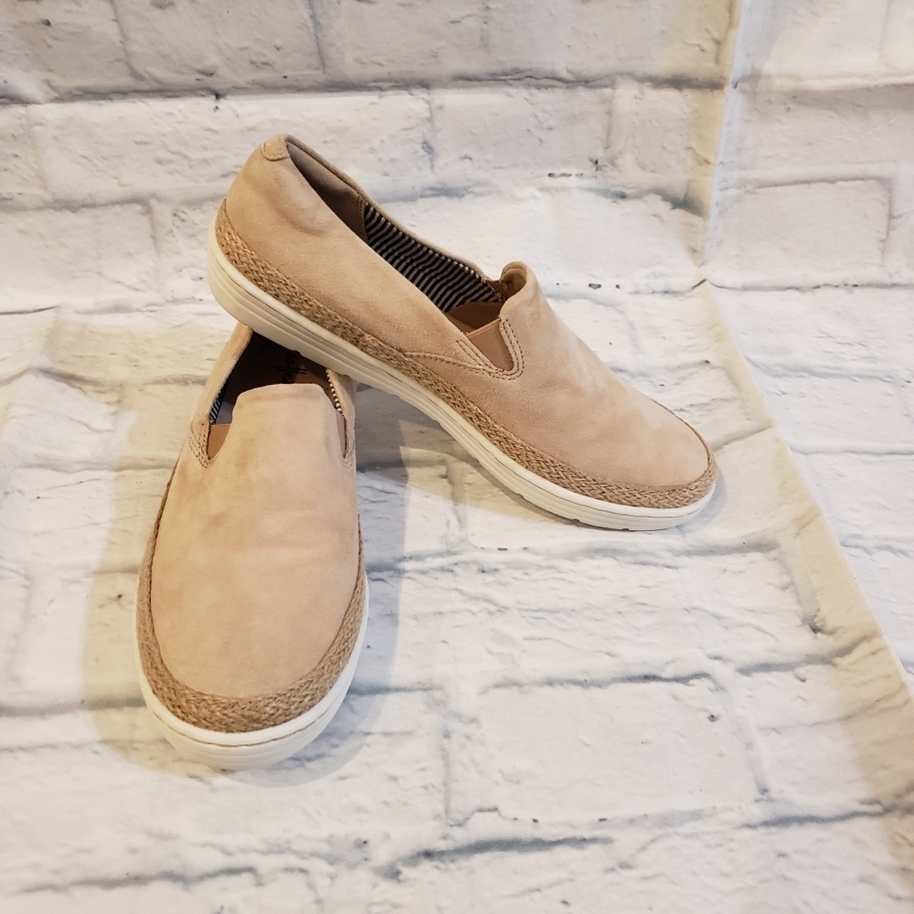 Clarks Marie Pearl Blush suede size 8½